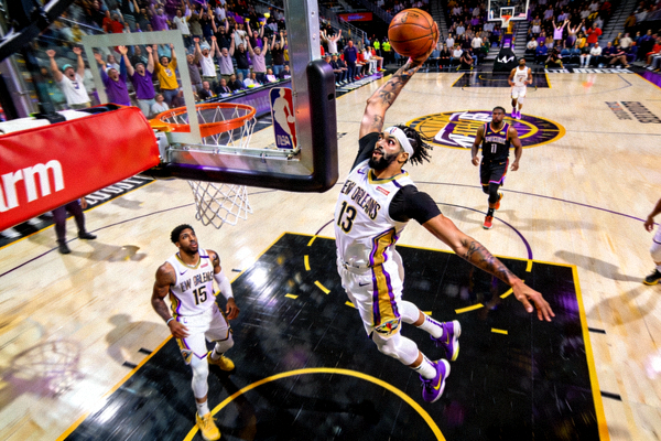 NBA季后赛精彩扣篮瞬间：安东尼·戴维斯暴扣